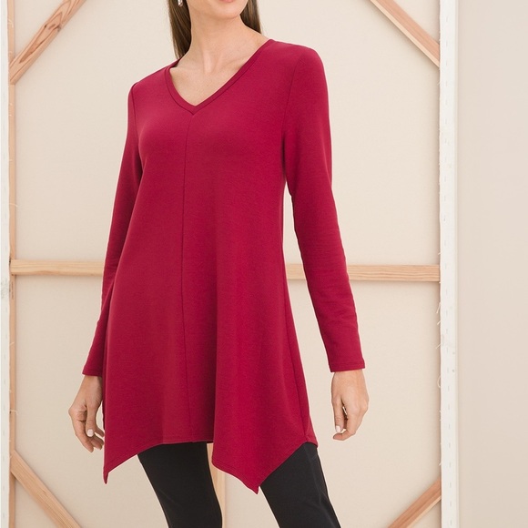 Chicos Zenergy Soft Sharkbite Hem Tunic - Picture 1 of 7